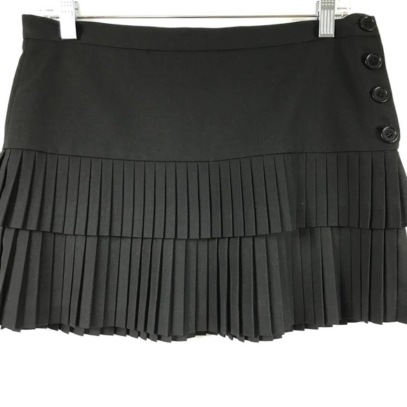 BCBGMaxazria Dresses & Skirts - BCBGMaxazria Mini Skirt Sz 2 Black Tiered Pleats